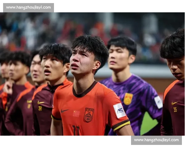 新华社删国足对比视频引争议:职业态度与中国足球的冰火两重天